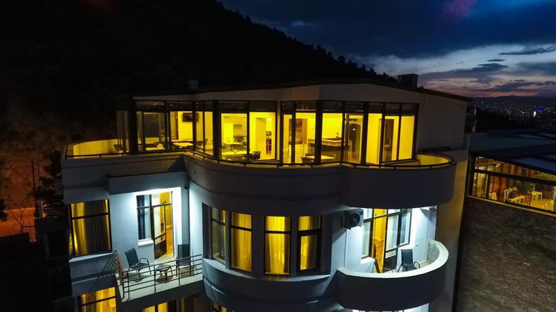 Vista Hotel Тбилиси Экстерьер фото